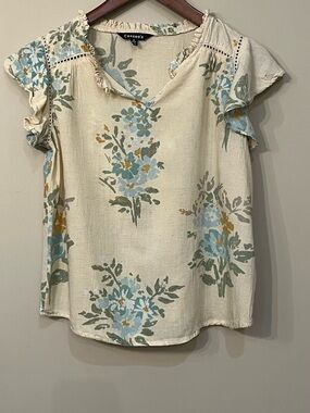 Cassee’s linen blend floral flutter sleeve blouse beachy small